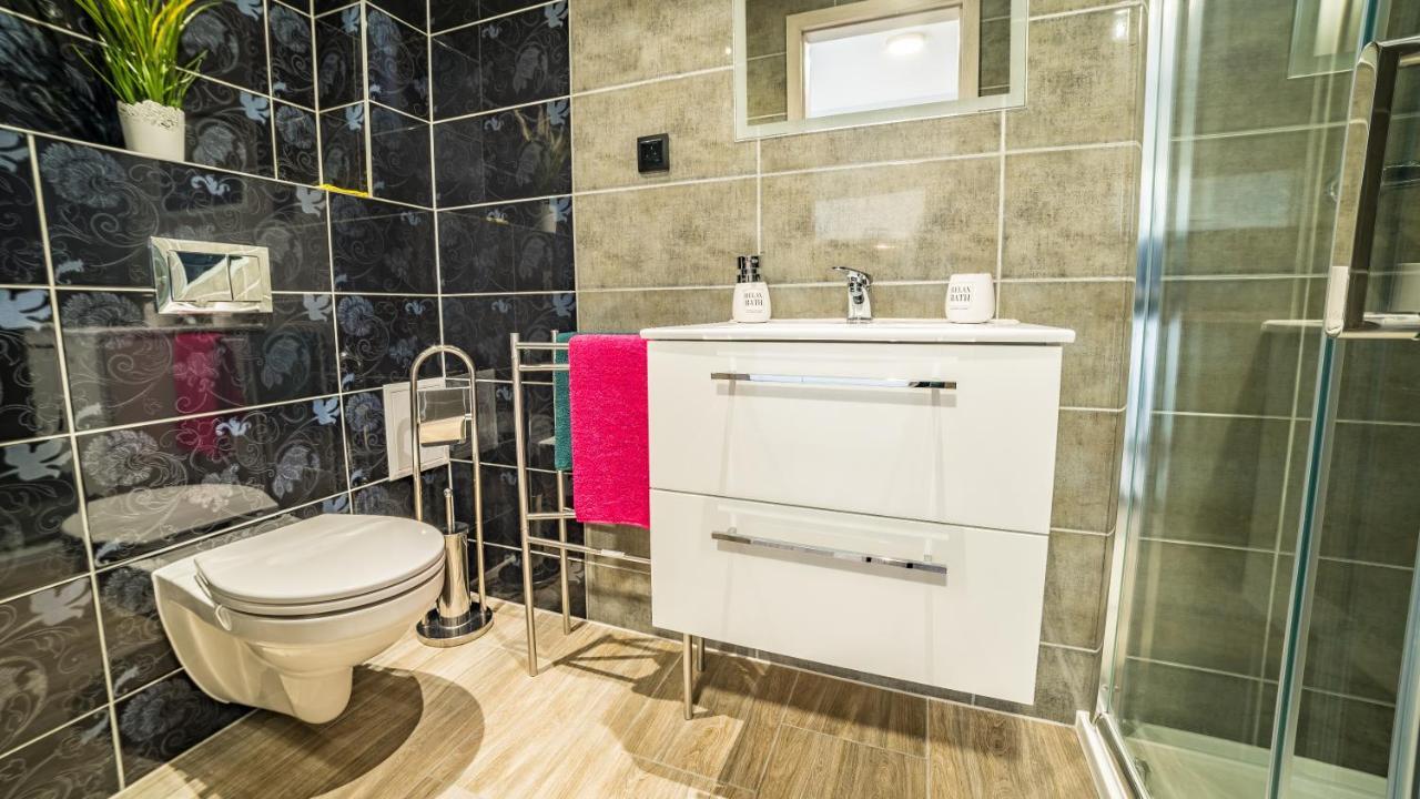 Apartamenty Silvana โควารี ภายนอก รูปภาพ