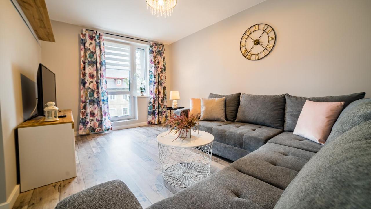 Apartamenty Silvana โควารี ภายนอก รูปภาพ